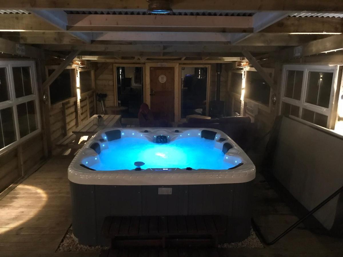 Sleeps 12 Hot Tub Sauna Cinema Pets Welcome Enniskillen Luaran gambar
