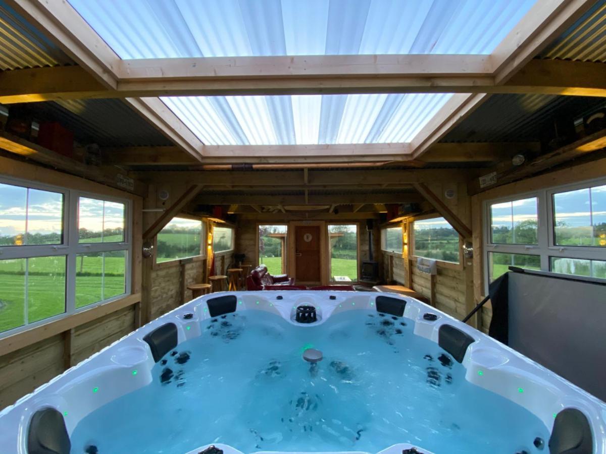 Sleeps 12 Hot Tub Sauna Cinema Pets Welcome Enniskillen Luaran gambar